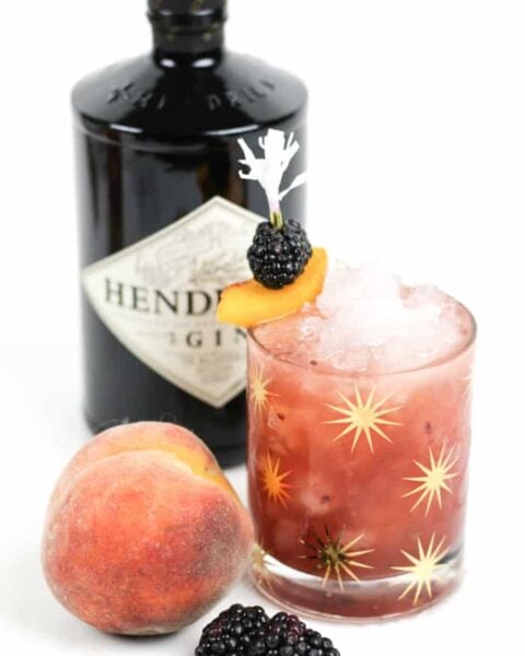 Sip on a Blackberry Peach Bramble. Made with fresh blackberries, peaches and honey, plus fragrant gin, this cocktail is the farmers market in a glass. (via feastandwest.com)