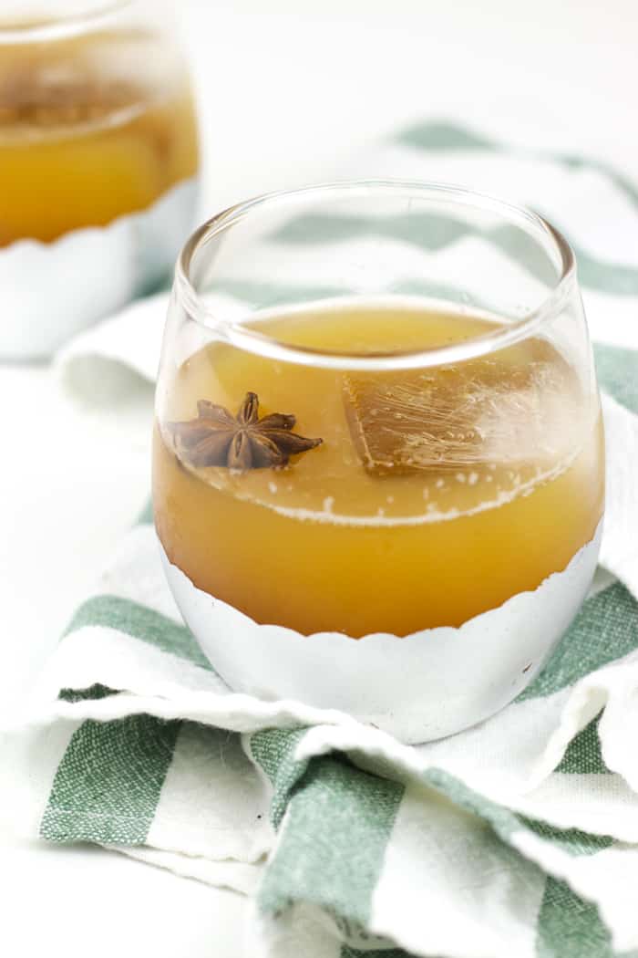 https://feastandwest.com/wp-content/uploads/2017/11/spiced-apple-cider-rum-punch-pic.jpg