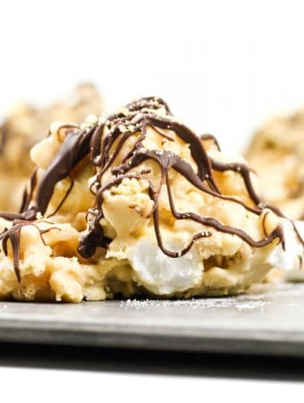 S'mores Avalanche Cookies are a quick and easy cookie you can make anytime. Whether for a holiday cookie tray or a summer camp treat, these no-bake desserts bring all the flavors of the campfire without the fire! (via feastandwest.com)