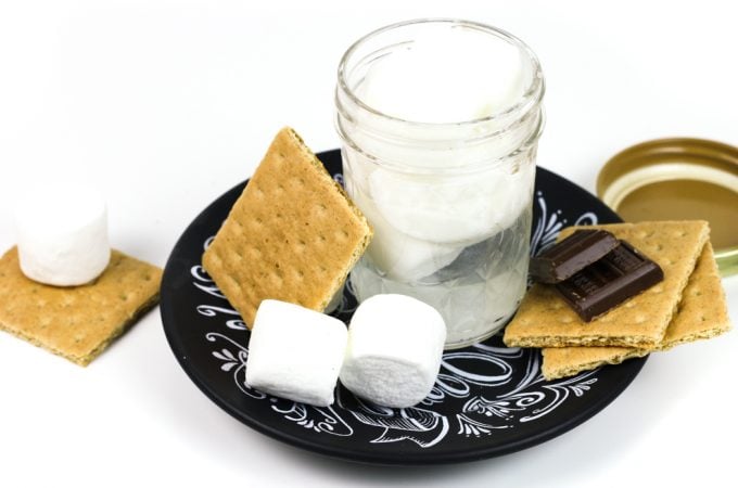 This Marshmallow Vodka is everything you need to add that fluffy, marshmallow flavor to all your cocktails. From s’mores to hot cocoa, you’ll love mixing drinks with this homemade liqueur recipe! (via feastandwest.com)