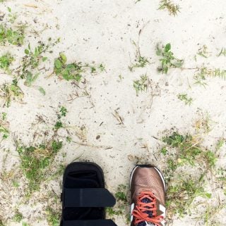 Flying with an injury is no fun at all, but it's a lot easier if you know what to do. Take my tips from traveling with an orthopedic boot on how to handle check-in, airport security and getting around the airport. (via feastandwest.com)