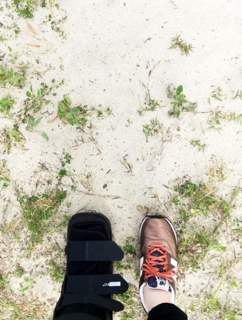 Flying with an injury is no fun at all, but it's a lot easier if you know what to do. Take my tips from traveling with an orthopedic boot on how to handle check-in, airport security and getting around the airport. (via feastandwest.com)