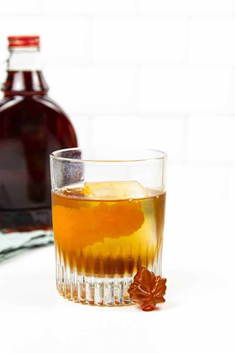 https://feastandwest.com/wp-content/uploads/2021/09/maple-old-fashioned-recipe-image.jpg