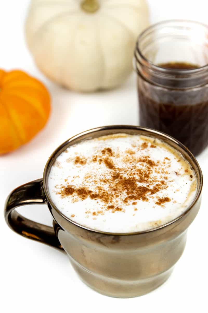 https://feastandwest.com/wp-content/uploads/2021/10/pumpkin-spice-latte-image.jpg