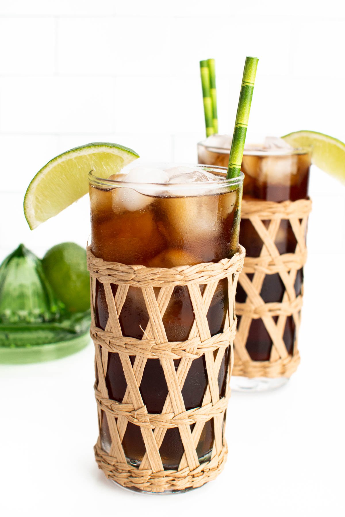 Rum and Coke Recipe - Cocktails & Drinks